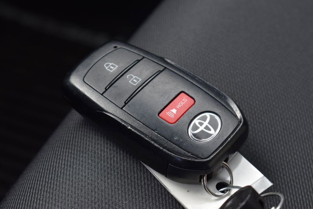 Used 2025 Toyota Tacoma TRD Sport AWD/4WD image 12