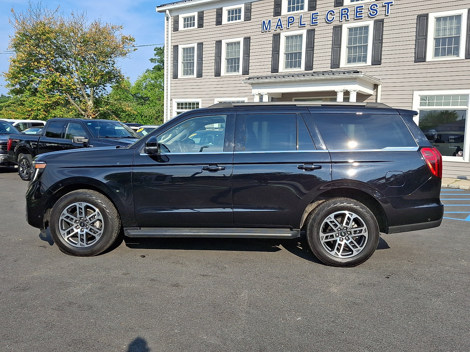 Certified 2025 Ford Expedition Active AWD/4WD image 8