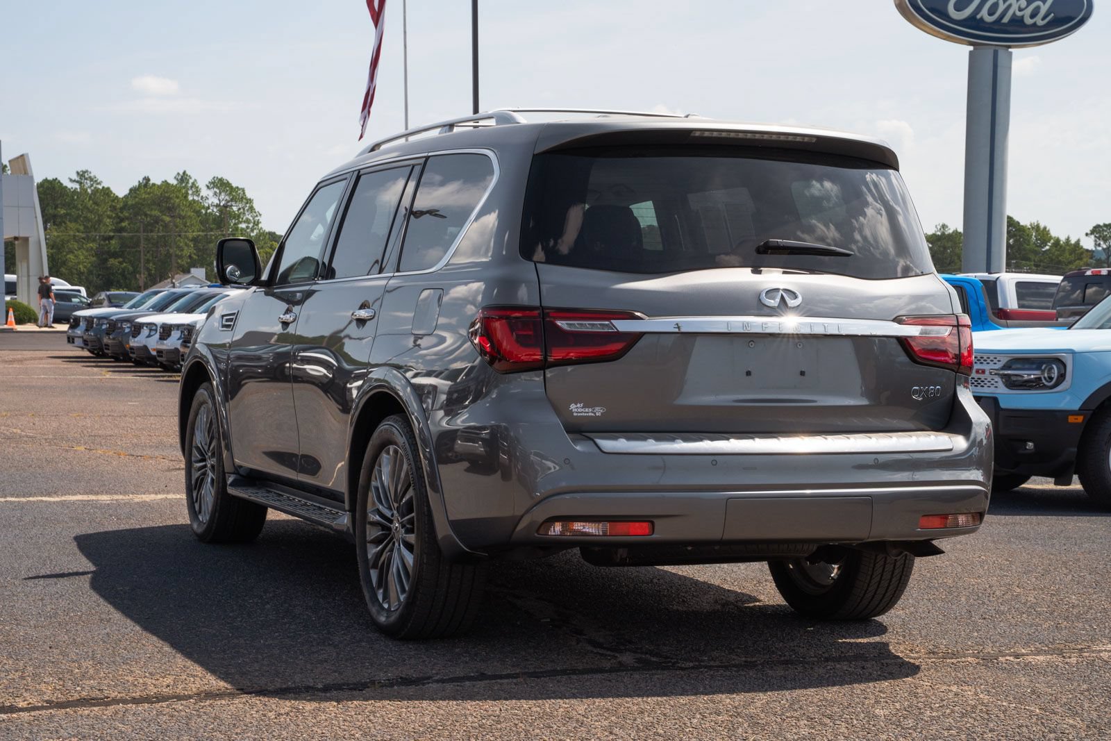 Used 2018 INFINITI QX80 4WD w/ Driver Assistance Package image 4