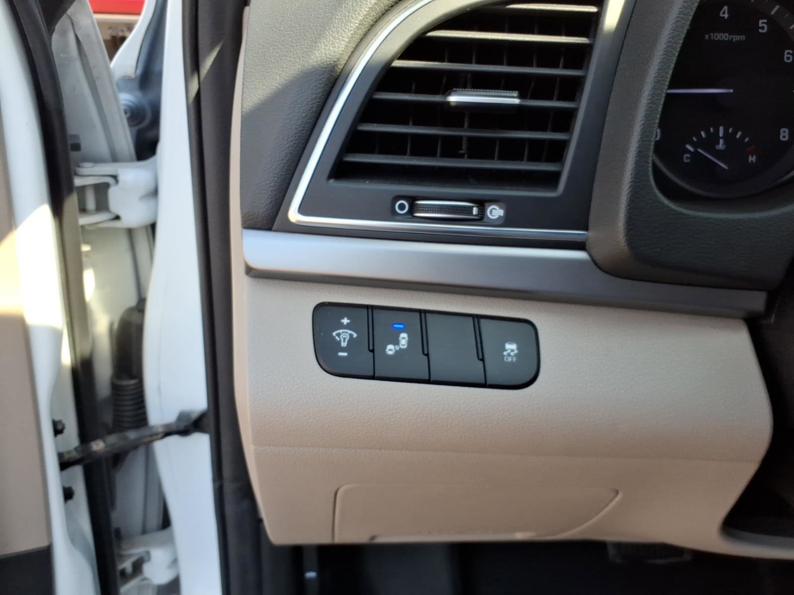 Used 2018 Hyundai Elantra Value Edition w/ Cargo Package image 18