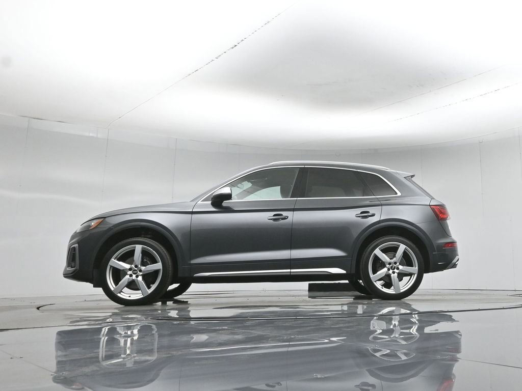 Used 2021 Audi SQ5 Premium w/ Convenience Package image 23