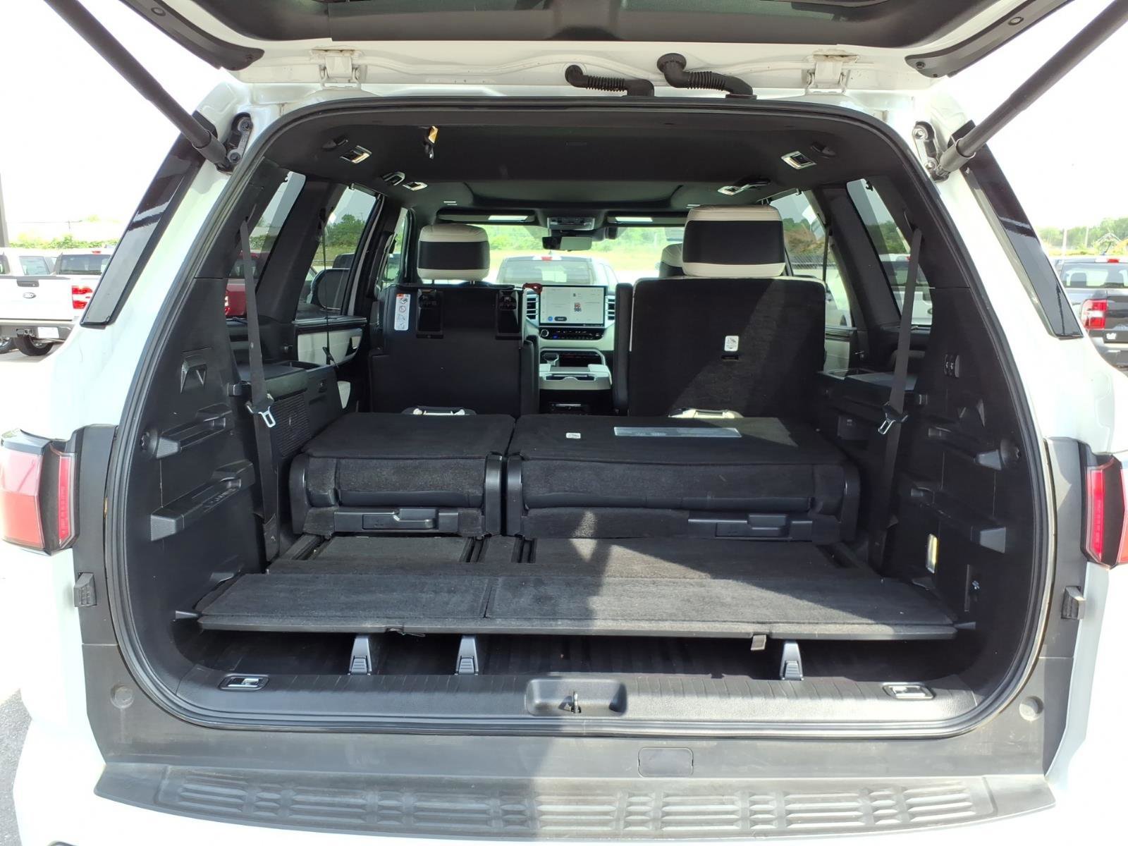 Used 2023 Toyota Sequoia Capstone AWD/4WD image 11