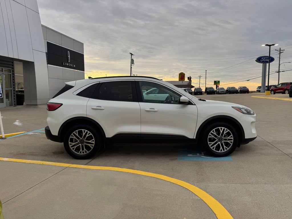 Certified 2020 Ford Escape SEL image 3