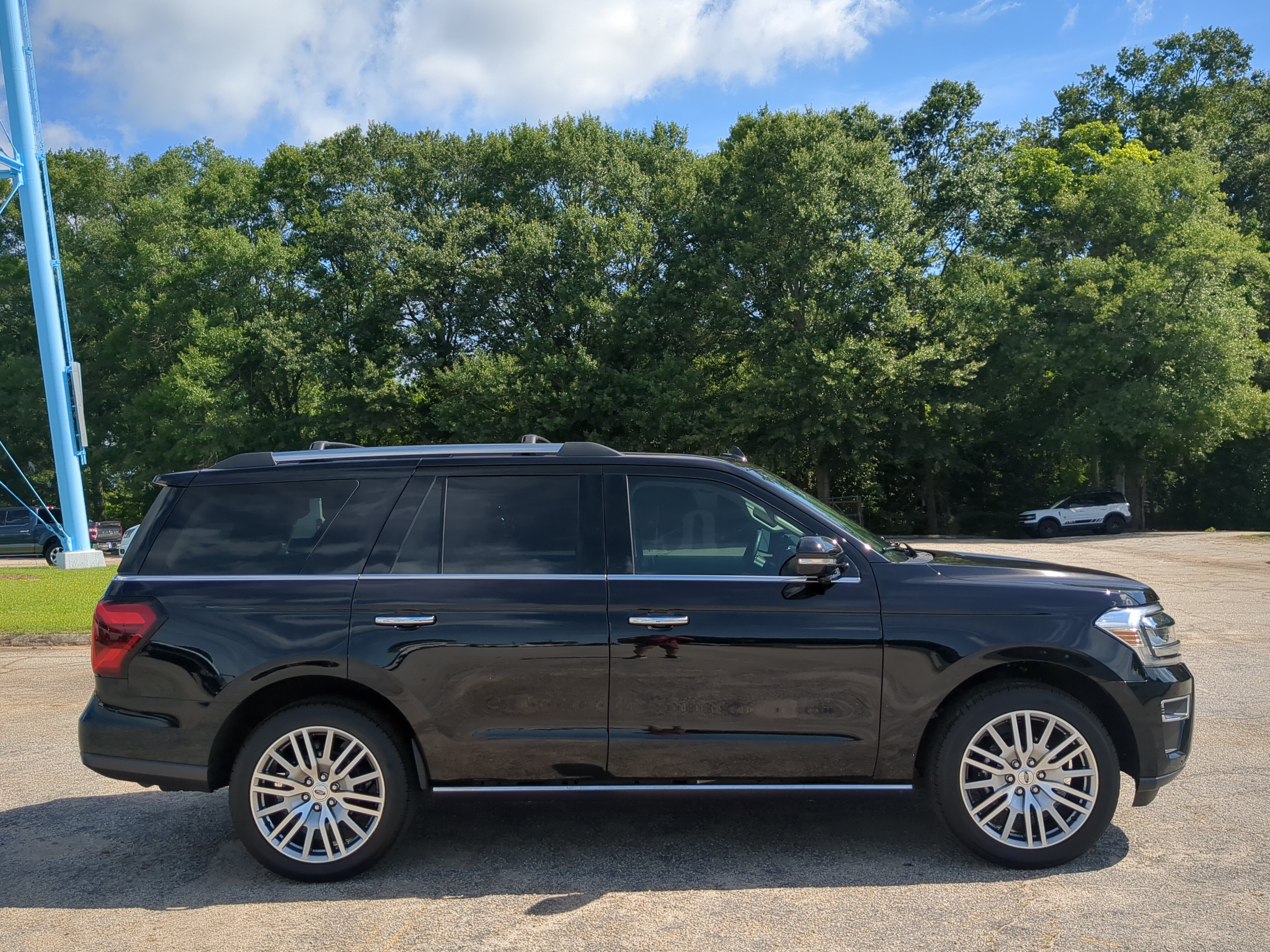 Certified 2023 Ford Expedition Limited RWD image 1