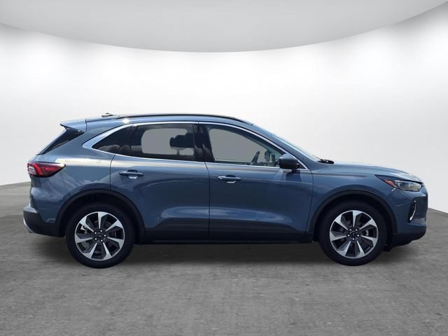 Certified 2023 Ford Escape Platinum w/ Premium Technology Package AWD/4WD video 3