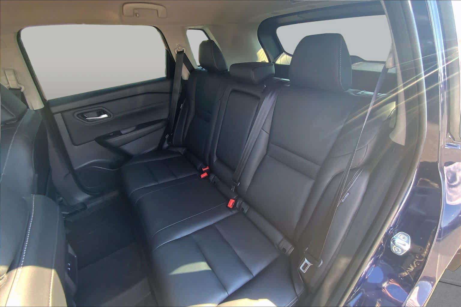 Used 2025 Nissan Rogue SL FWD image 21
