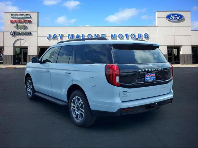 Certified 2025 Ford Expedition Active AWD/4WD image 4