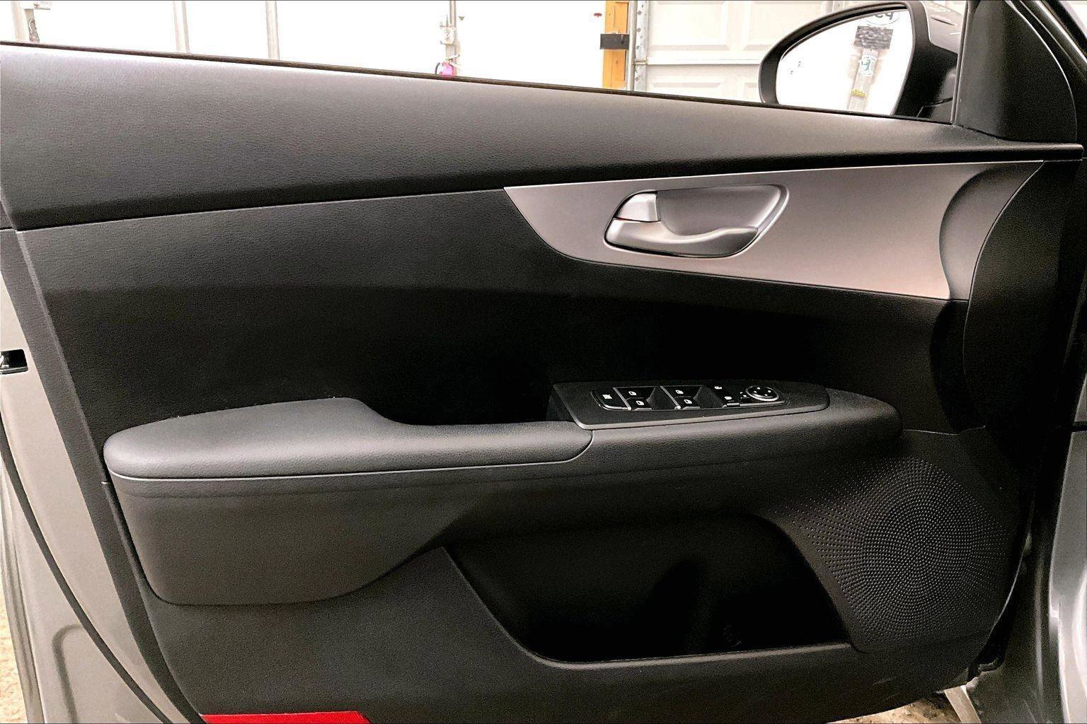 Used 2023 Kia Forte LXS w/ LXS Technology Package image 22