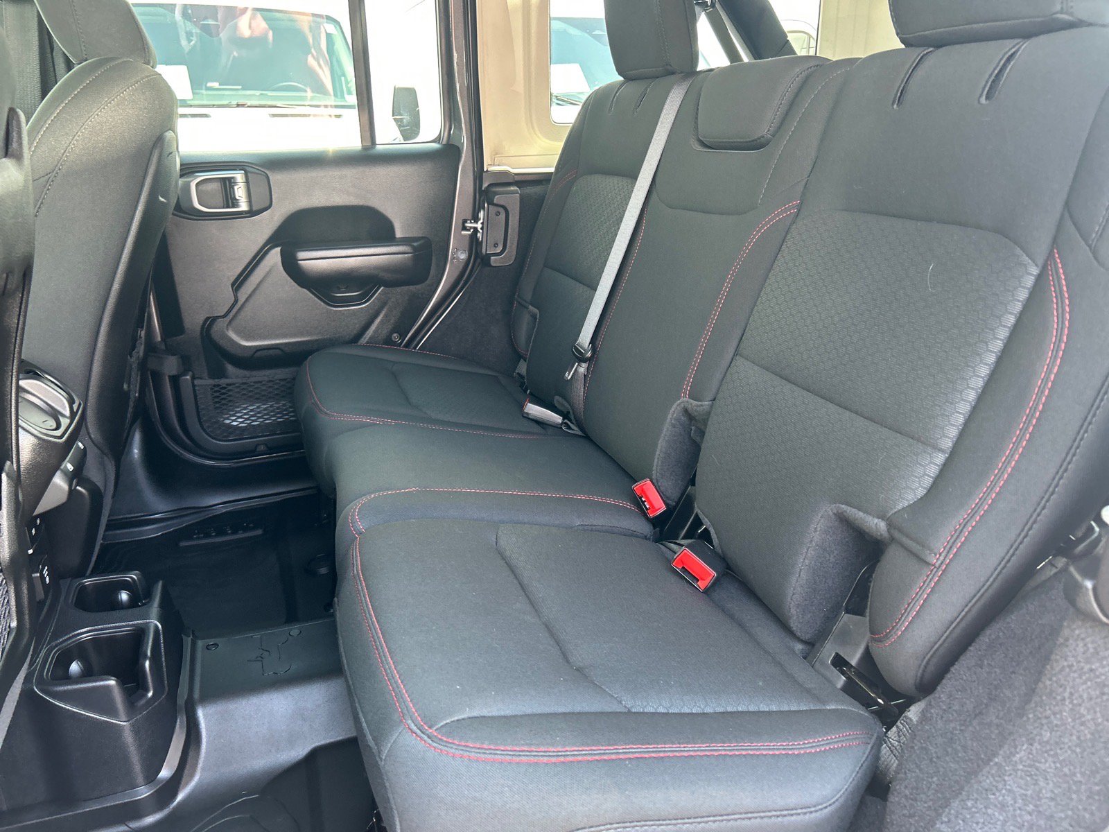 Used 2021 Jeep Wrangler Unlimited Rubicon AWD/4WD image 11