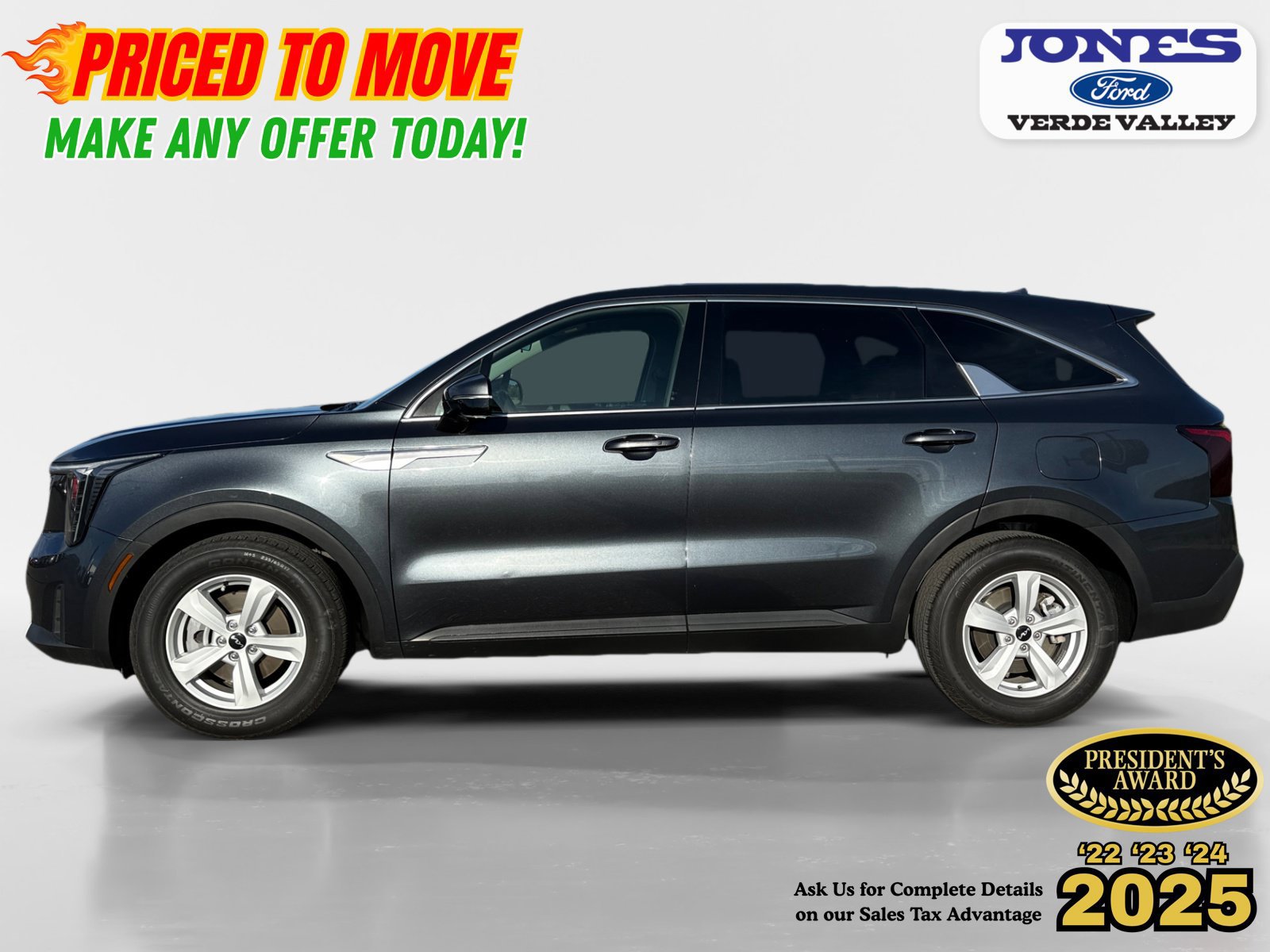 Used 2024 Kia Sorento LX FWD image 2