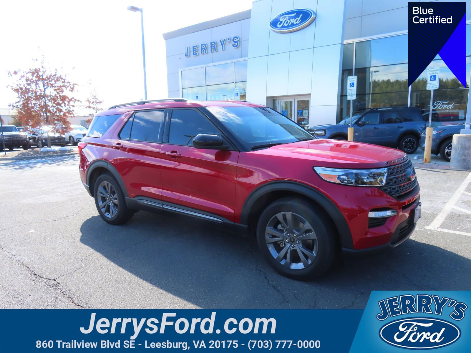 Certified 2024 Ford Explorer XLT w/ Equipment Group 202A AWD/4WD image 1