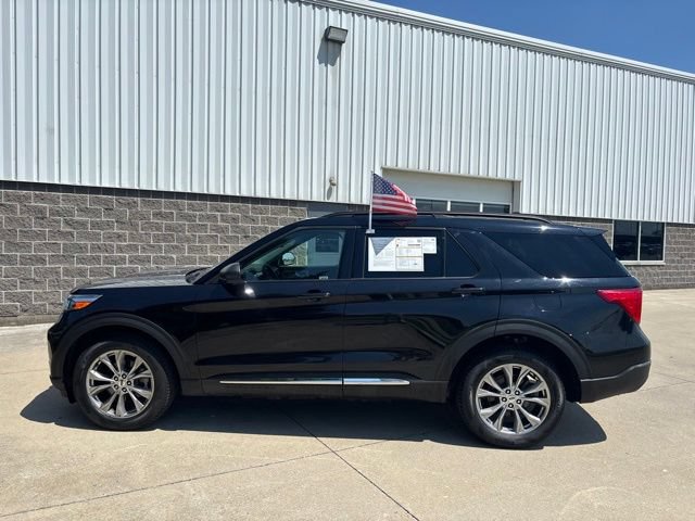 Certified 2024 Ford Explorer XLT w/ Equipment Group 202A AWD/4WD image 11
