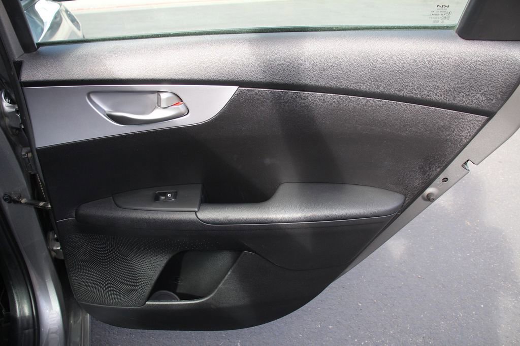 Used 2022 Kia Forte LXS FWD image 27