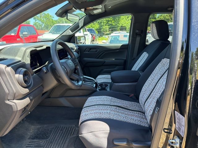 Used 2023 Chevrolet Colorado Trail Boss w/ LPO, Dark Essentials Package AWD/4WD image 11