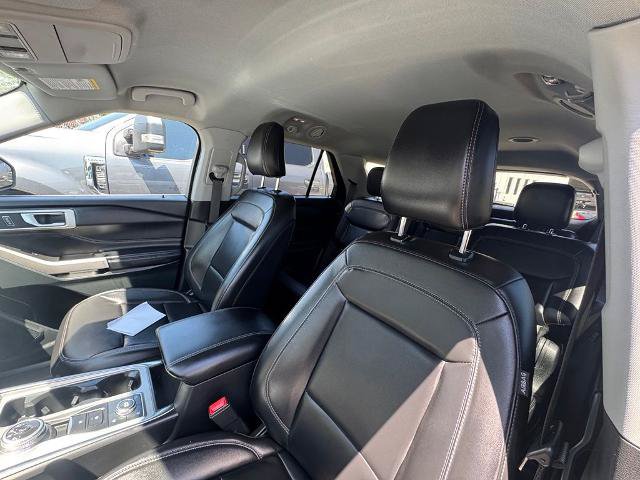Certified 2023 Ford Explorer XLT w/ Equipment Group 202A AWD/4WD image 6