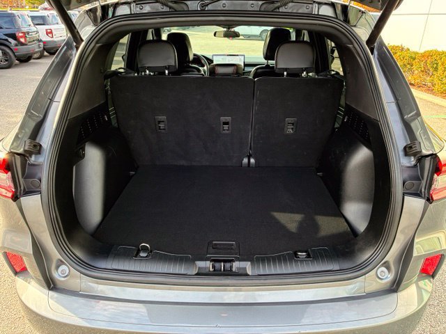 Certified 2023 Ford Escape ST-Line w/ Tech Pack #1 AWD/4WD image 3
