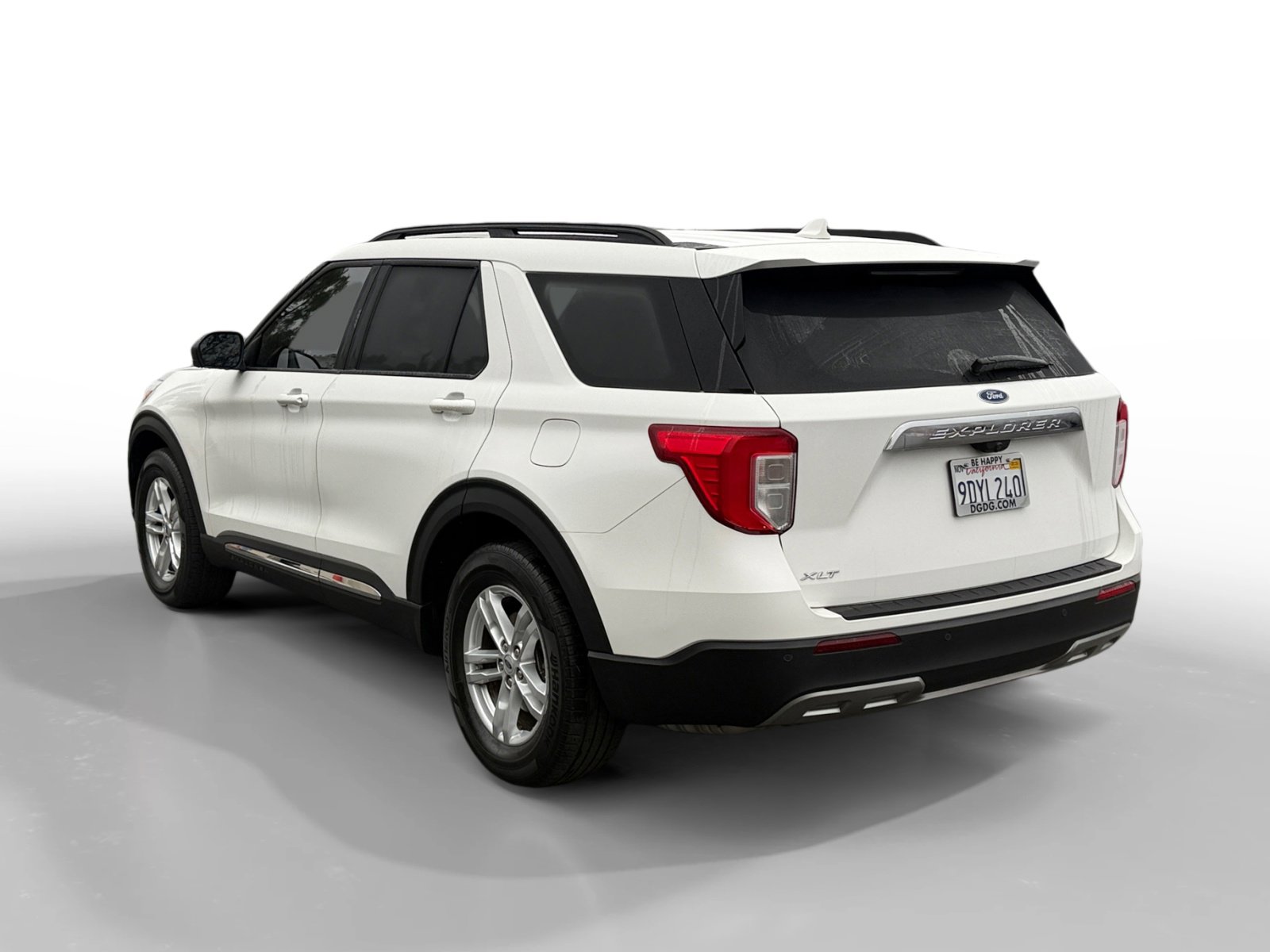 Certified 2022 Ford Explorer XLT w/ Equipment Group 202A image 3