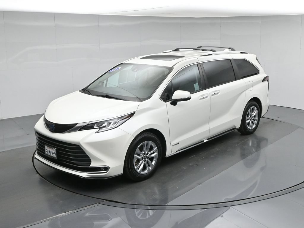 Used 2021 Toyota Sienna Limited FWD image 40