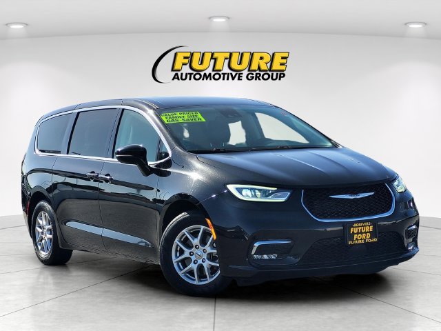Used 2024 Chrysler Pacifica Touring-L FWD image 1