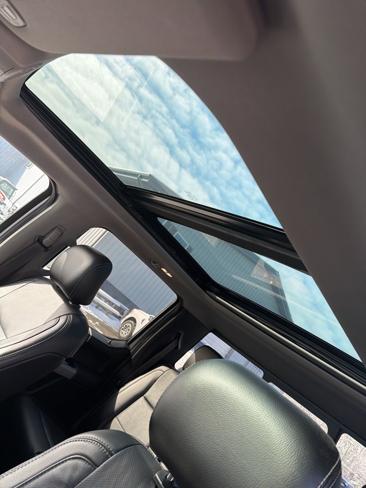 Certified 2017 Ford F150 Lariat w/ Equipment Group 502A Luxury image 22