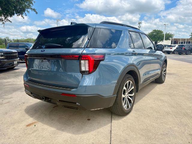 Certified 2025 Ford Explorer ST-Line w/ Premium Package RWD image 3