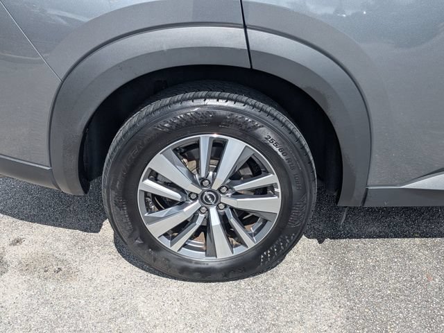 Used 2025 Nissan Pathfinder SL FWD image 11