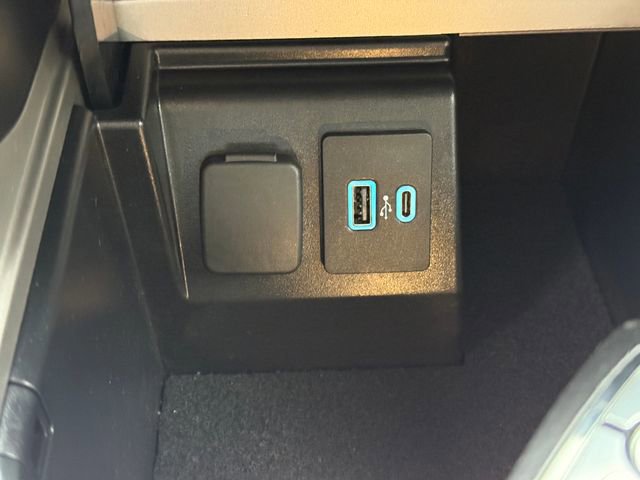 Certified 2023 Ford Explorer XLT w/ Equipment Group 202A image 21