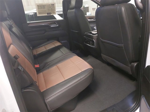 Used 2024 Chevrolet Silverado 3500 High Country w/ Technology Package image 11