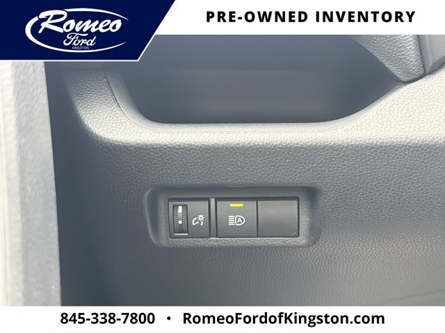 Used 2022 Toyota RAV4 LE AWD/4WD image 22