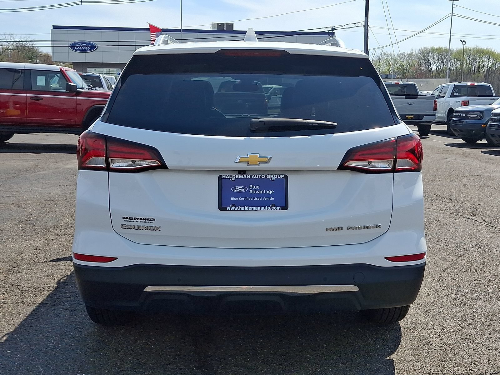 Used 2022 Chevrolet Equinox Premier AWD/4WD image 6
