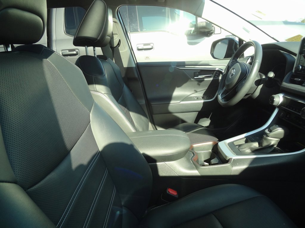 Used 2019 Toyota RAV4 Limited image 9
