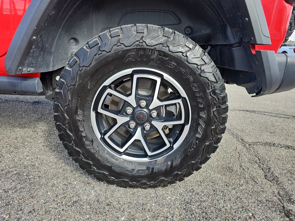 Used 2025 Jeep Wrangler Unlimited Rubicon AWD/4WD image 33