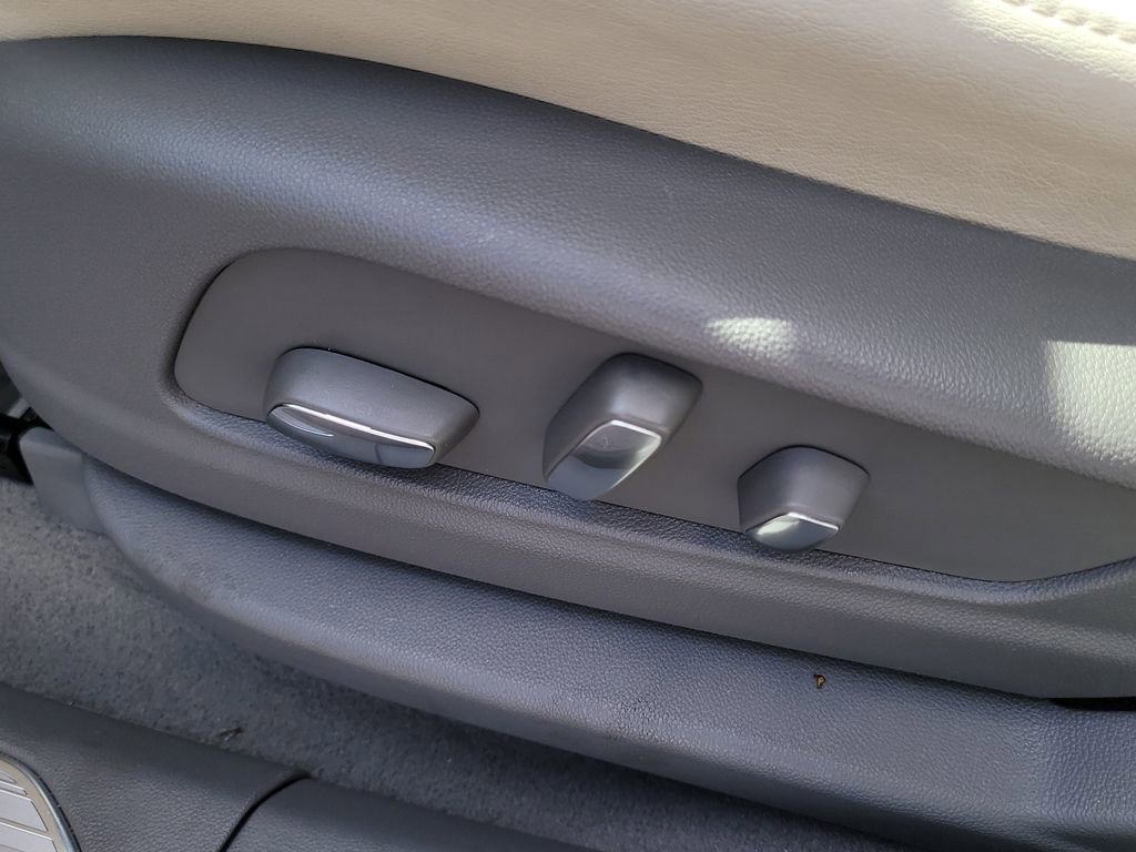 Used 2023 Cadillac XT5 Premium Luxury image 18