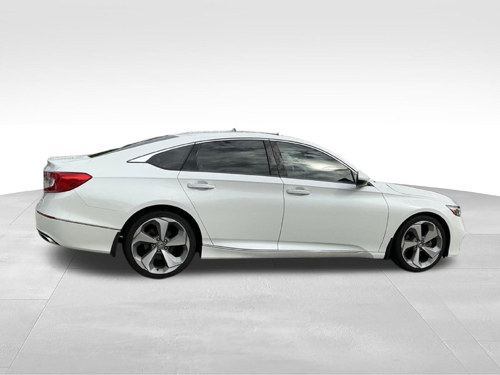 Used 2018 Honda Accord Touring image 7