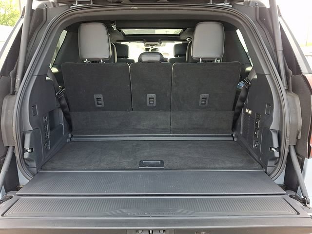 Certified 2025 Ford Expedition Platinum w/ Stealth Appearance Package AWD/4WD image 28