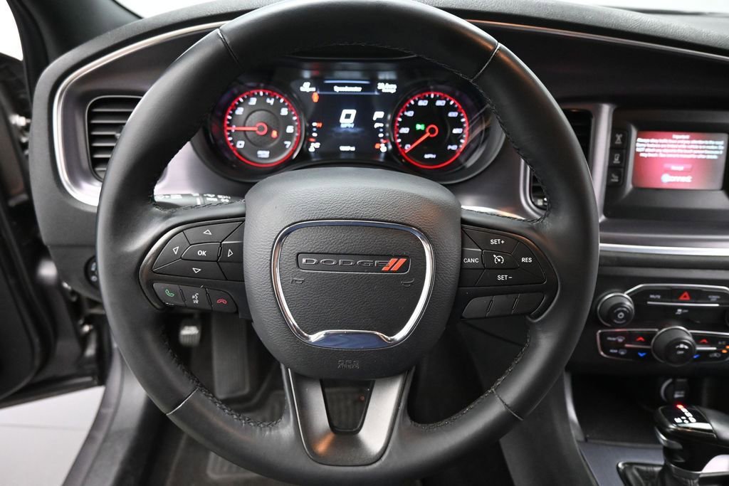Used 2017 Dodge Charger SE w/ Blacktop Package RWD image 12