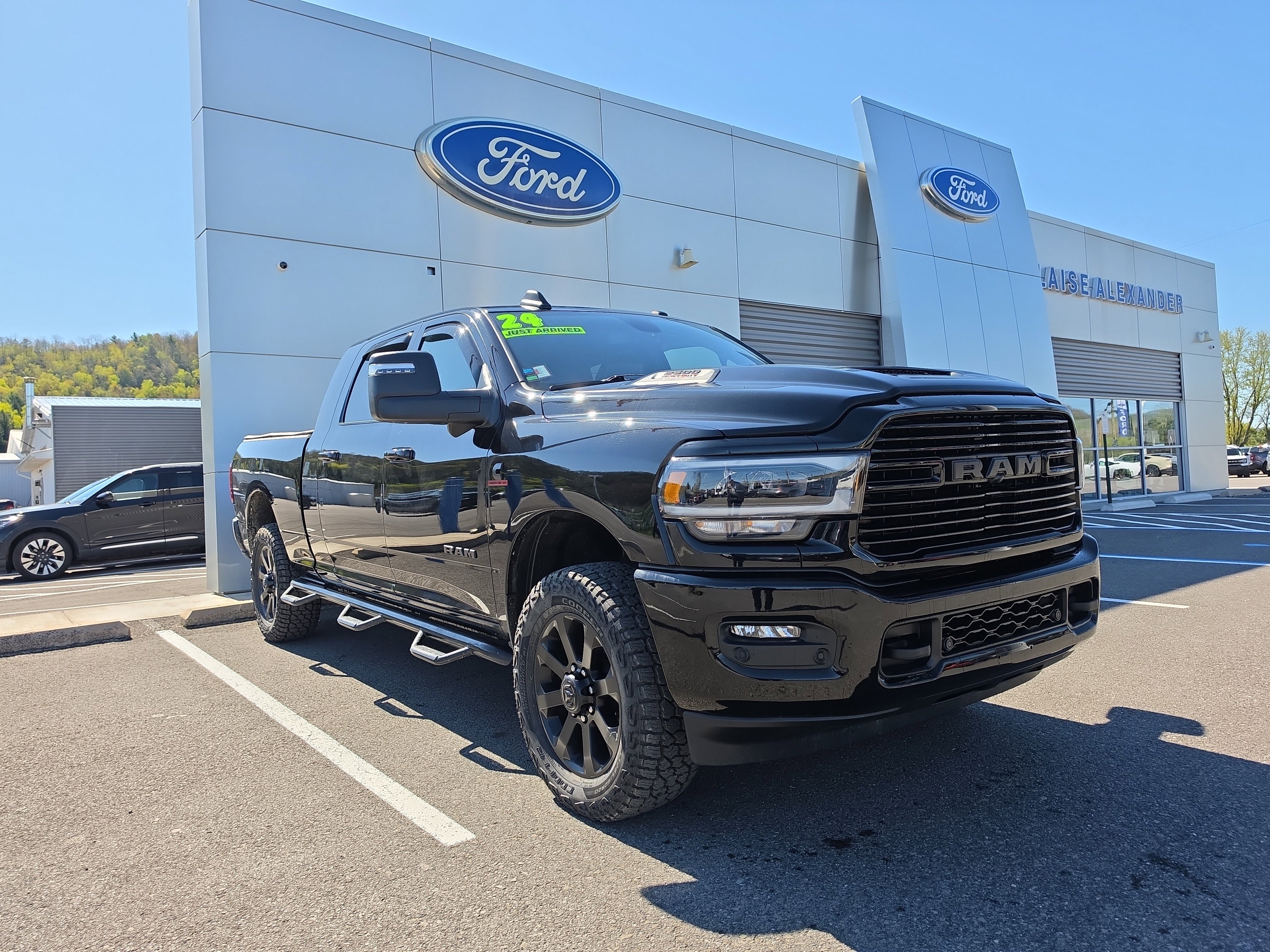 Used 2024 RAM 2500 Laramie w/ Night Edition AWD/4WD image 1