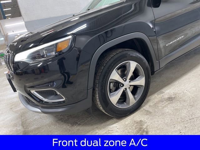 Used 2019 Jeep Cherokee Limited image 14