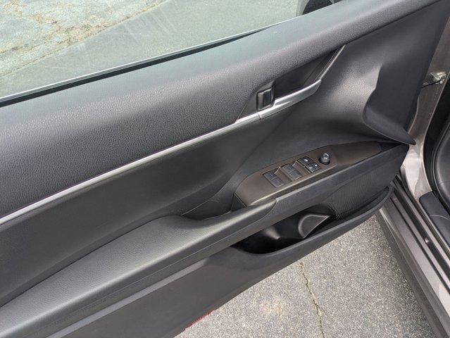 Used 2024 Toyota Camry SE image 13