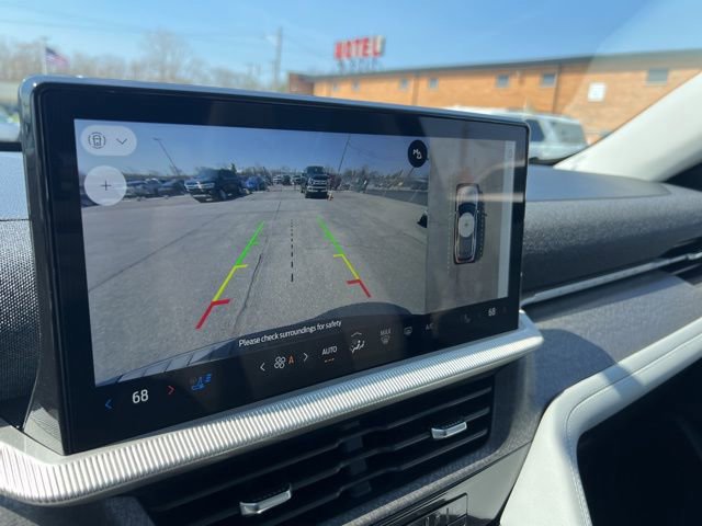 Certified 2025 Ford Explorer Platinum w/ LUX Leather Package AWD/4WD image 15