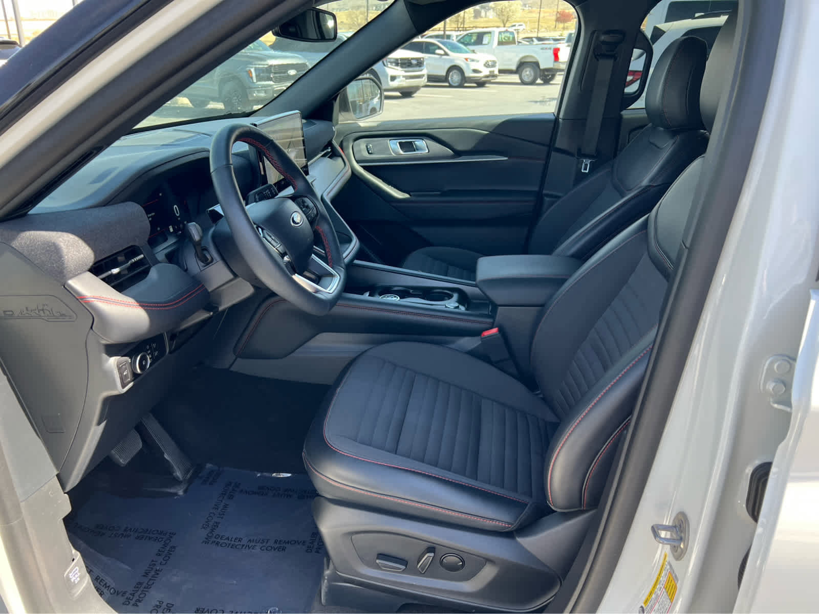 Certified 2025 Ford Explorer ST-Line w/ Premium Package AWD/4WD image 30