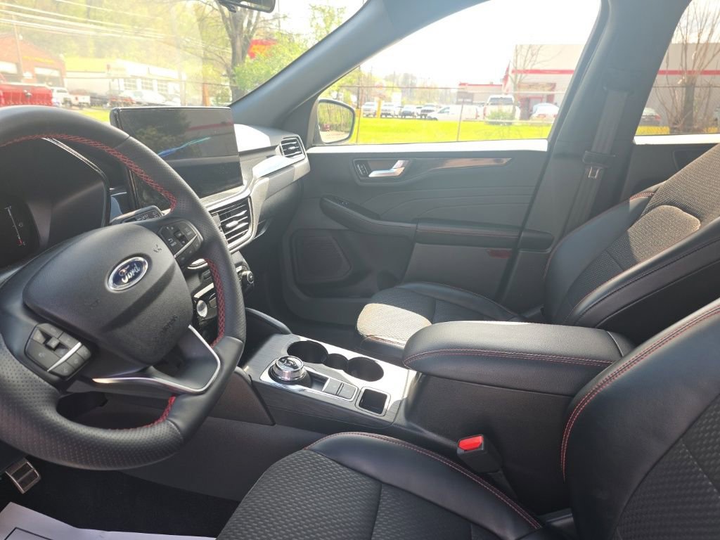 Certified 2024 Ford Escape ST-Line w/ Tech Pack #1 image 13