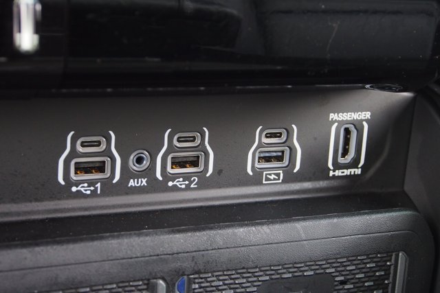 Used 2025 RAM 1500 Limited AWD/4WD image 29