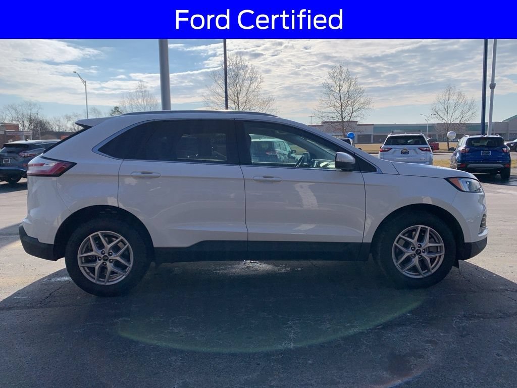 Certified 2024 Ford Edge SEL w/ Convenience Package AWD/4WD image 3
