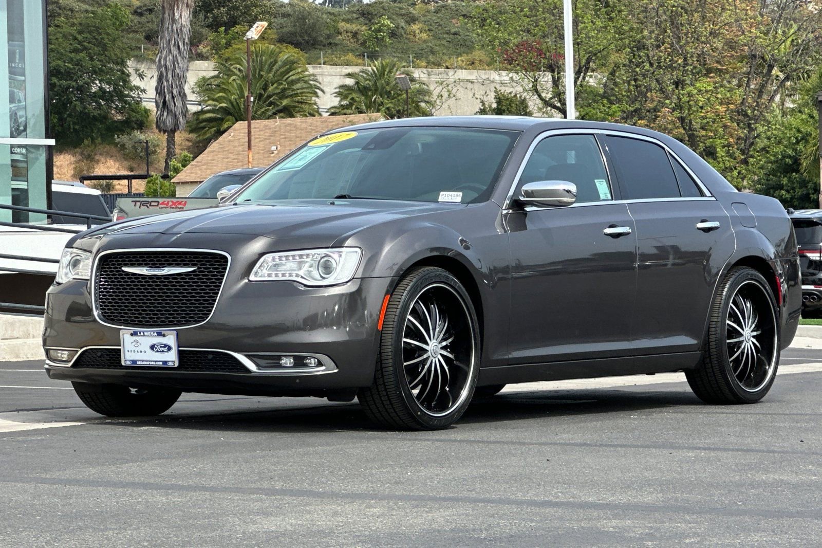 Used 2017 Chrysler 300 C w/ Safetytec Plus Group image 7