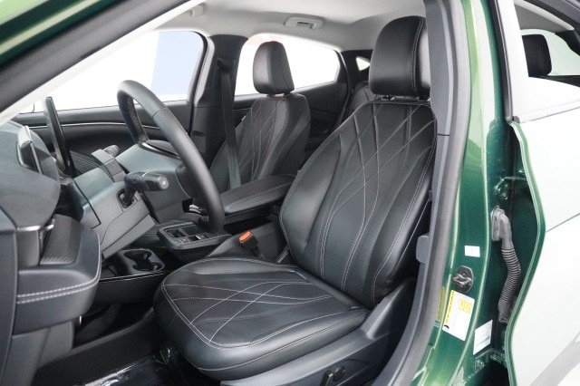Certified 2025 Ford Mustang Mach-E Select RWD image 18