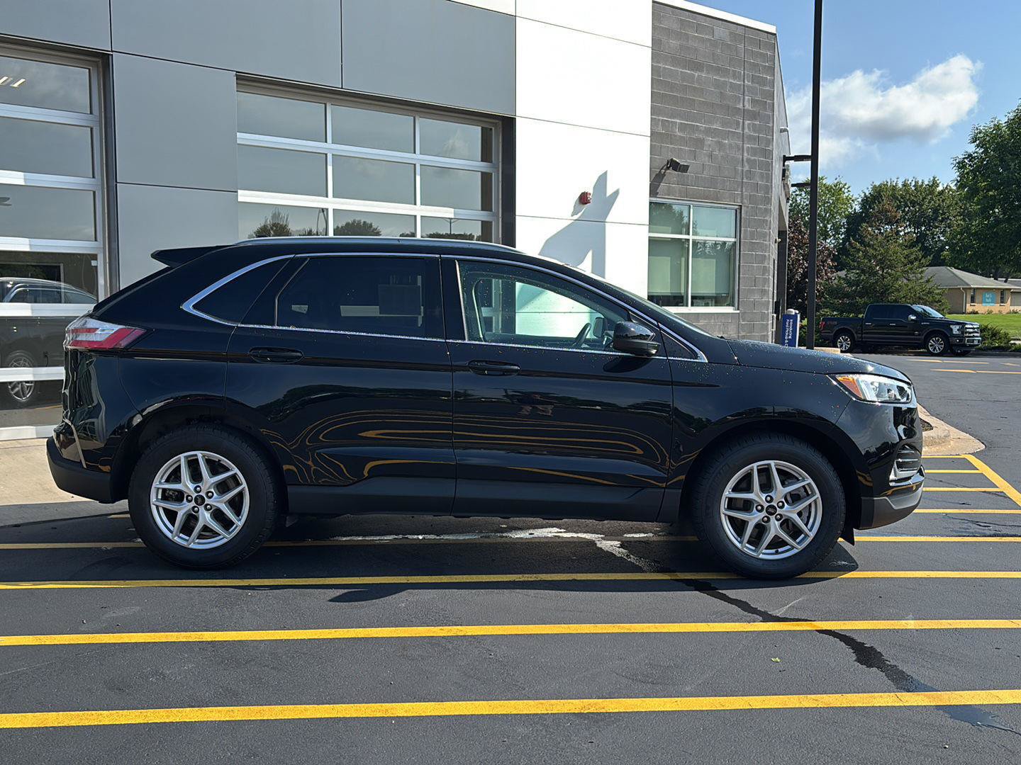 Certified 2023 Ford Edge SEL w/ Convenience Package AWD/4WD image 5