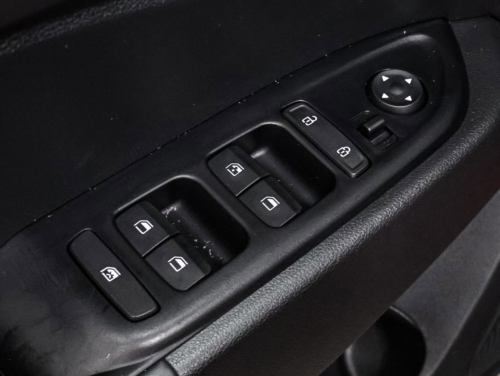 Used 2023 Hyundai Venue Limited w/ Cargo Package image 19