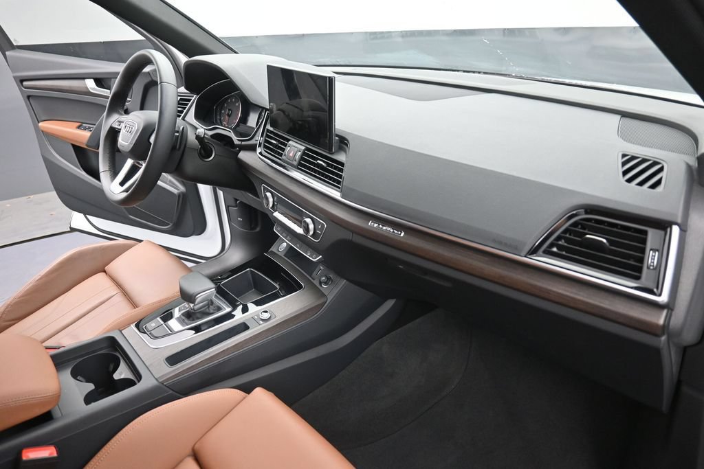 Used 2025 Audi Q5 2.0T Premium AWD/4WD image 12