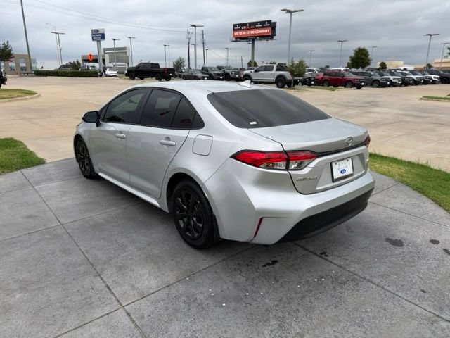 Used 2026 Toyota Corolla LE FWD image 5